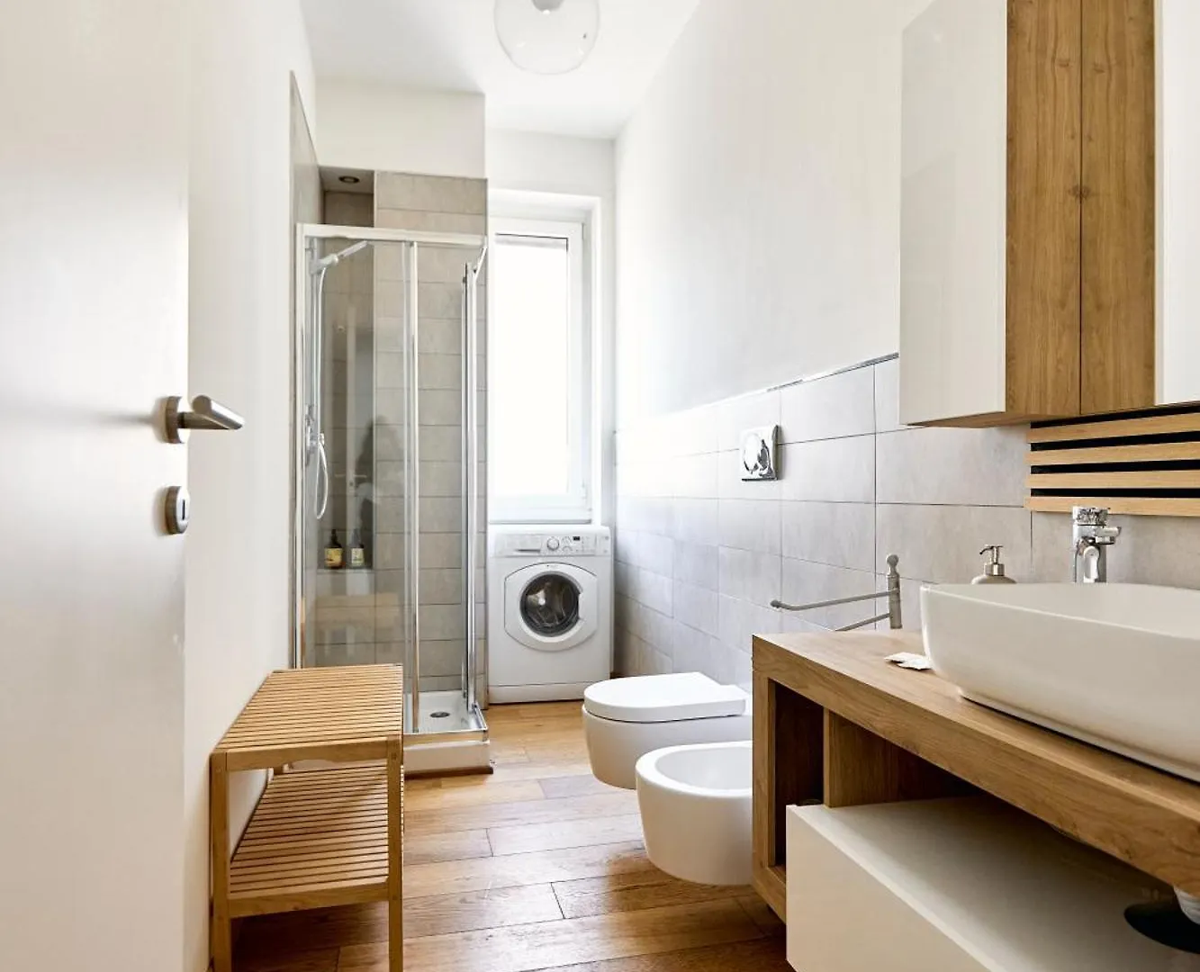 Garibaldi Oasis Retreat - Awesome Location In The Modern Milano Apartment